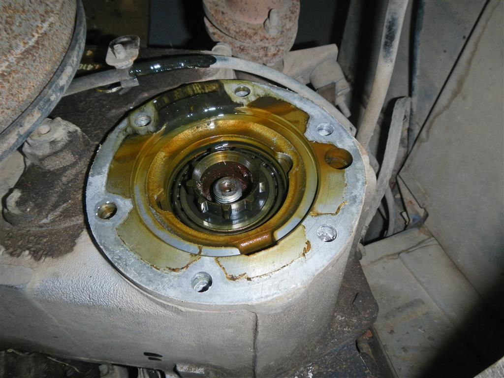 HOW TO Fit an oil feed plate and check your spline wear on an LT230